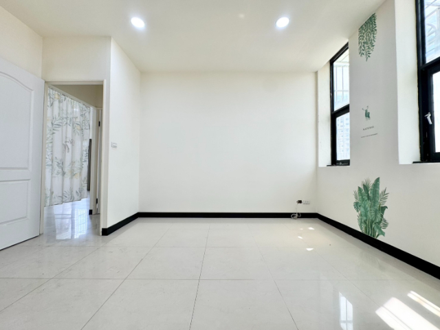 泰山買房賣屋低公設捷運旁華廈(工業用),新北市泰山區德安街