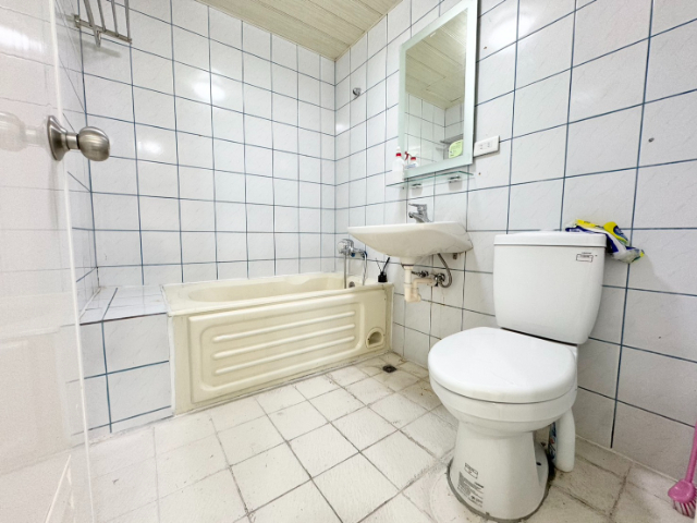 泰山買房賣屋低公設捷運旁華廈(工業用),新北市泰山區德安街