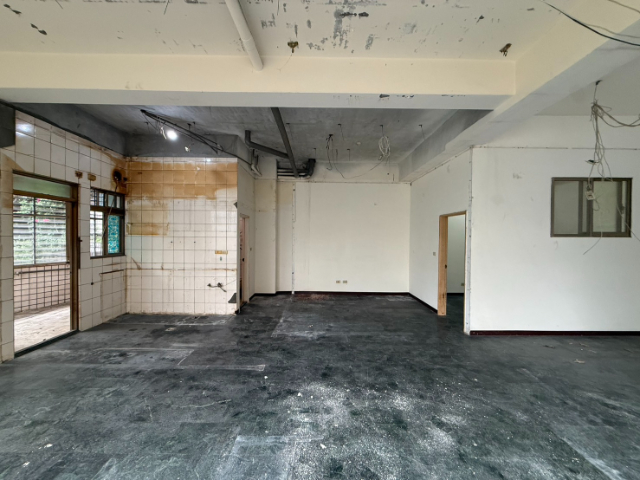 五股買房賣屋御花園大面寬金店面,新北市五股區西雲路