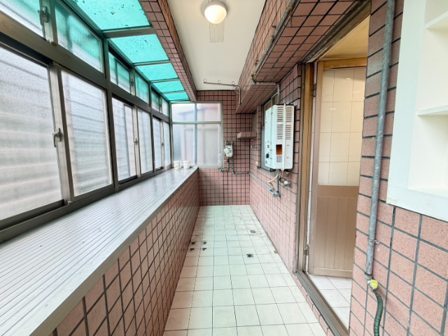 五股買房賣屋神話低總價四房車,新北市五股區成泰路一段