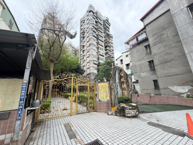 五股買房賣屋神話低總價四房車,新北市五股區成泰路一段