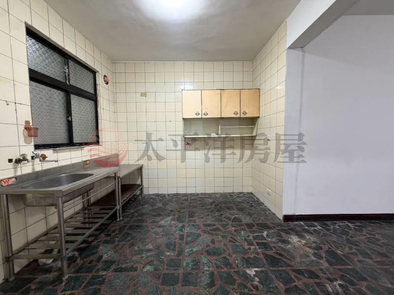 五股買房賣屋好入手稀有公寓,新北市五股區成泰路一段