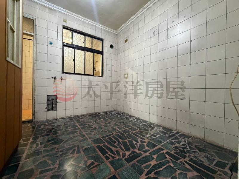五股買房賣屋正路旁住辦三樓,新北市五股區成泰路一段