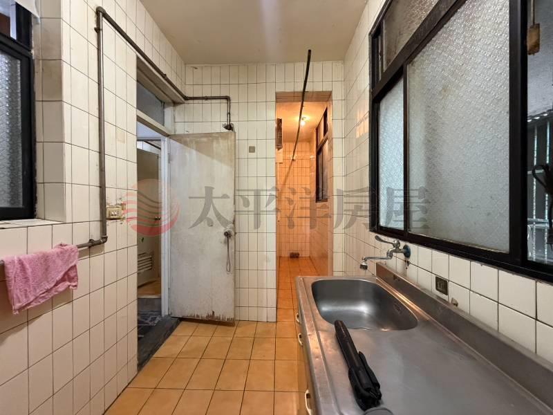 五股買房賣屋正路旁住辦三樓,新北市五股區成泰路一段