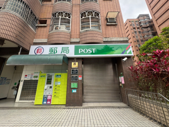 五股買房賣屋鄰馬路大面寬一線店面,新北市五股區成泰路一段
