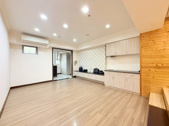 泰山買房賣屋低公設日系美學三房車,新北市泰山區泰林路二段