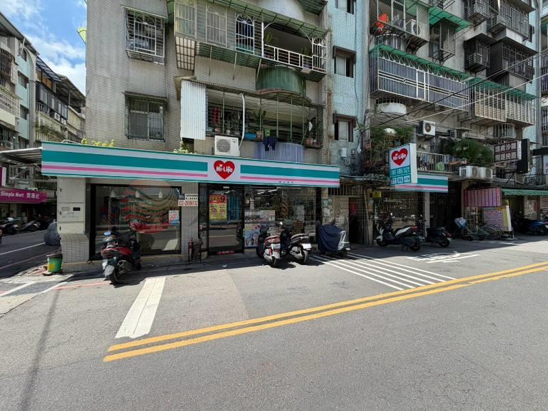 泰山買房賣屋明志國小旁溫馨3樓美寓,新北市泰山區中央路