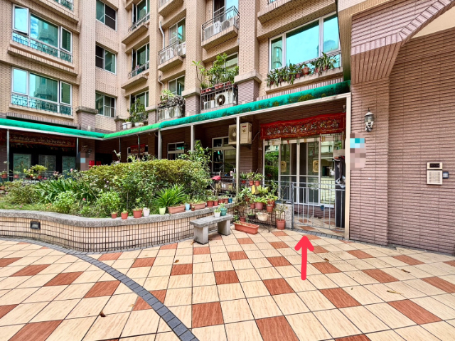 五股買房賣屋挑高3米7低公設三房車,新北市五股區御史路