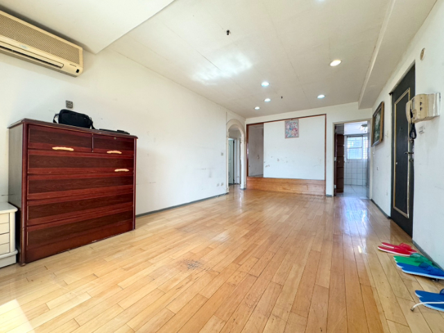 泰山買房賣屋高樓美景邊間三房,新北市泰山區泰林路二段