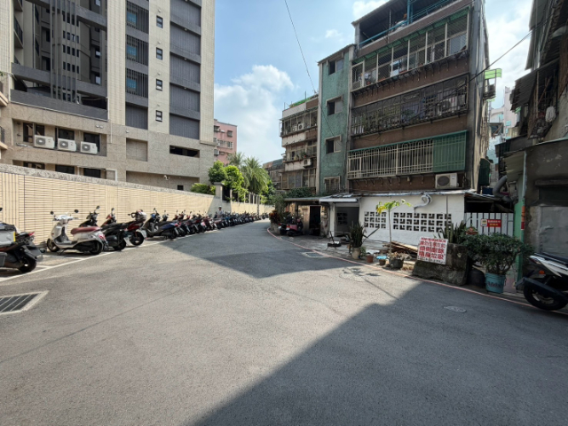 泰山買房賣屋星巴克.1樓店面.典藏釋出,新北市泰山區民權街