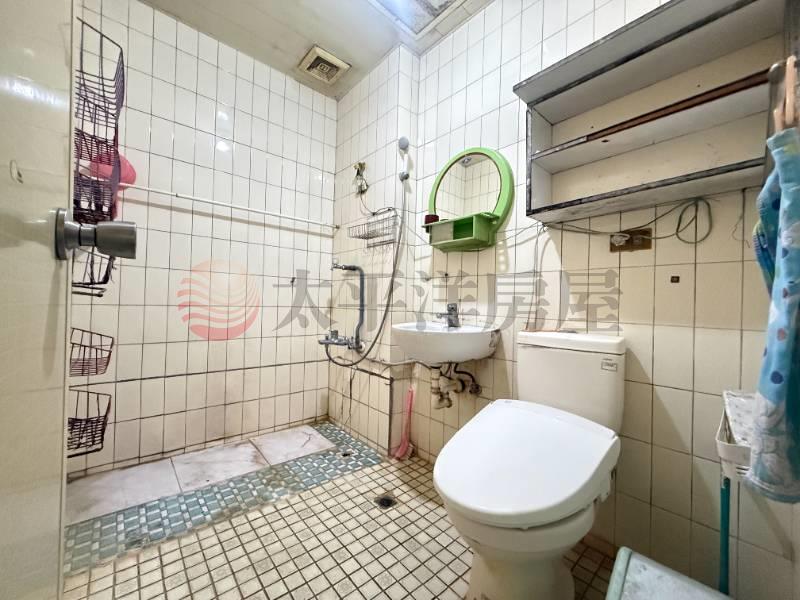 泰山買房賣屋新生方正視野好公寓,新北市泰山區新生路
