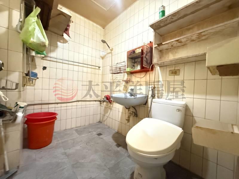 泰山買房賣屋新生方正視野好公寓,新北市泰山區新生路