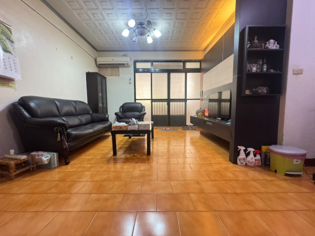 五股買房賣屋溫馨方正三房二樓美寓,新北市五股區成泰路三段