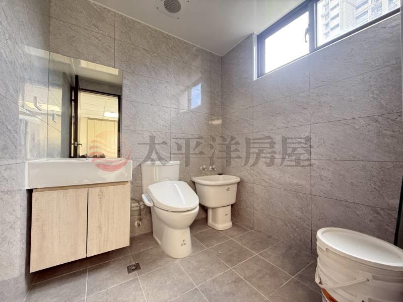 五股買房賣屋運動中心房金店面,新北市五股區成泰路三段