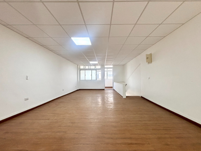 五股買房賣屋路邊全新整理美透天,新北市五股區成泰路三段