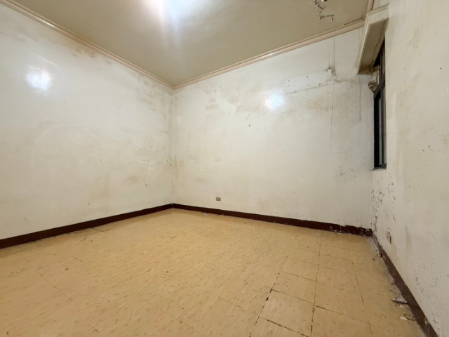 泰山買房賣屋10米大面寬邊間採光一樓,新北市泰山區泰林路二段